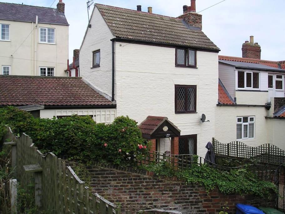 Award Winning Pet Friendly Paddock Cottage Whitby Extérieur photo