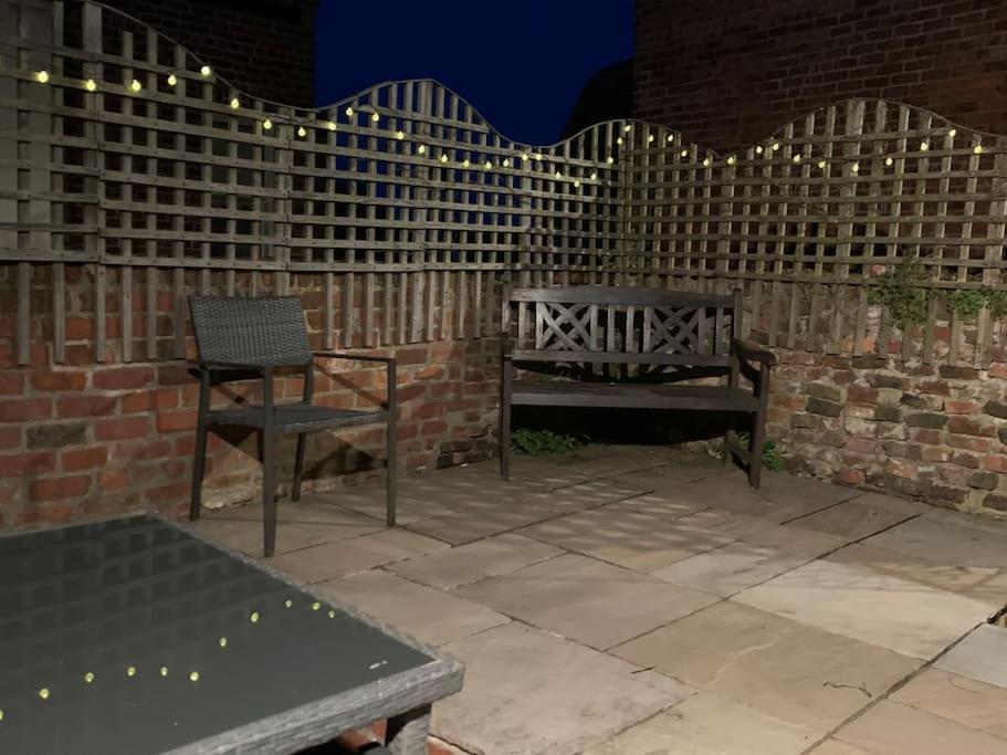 Award Winning Pet Friendly Paddock Cottage Whitby Extérieur photo