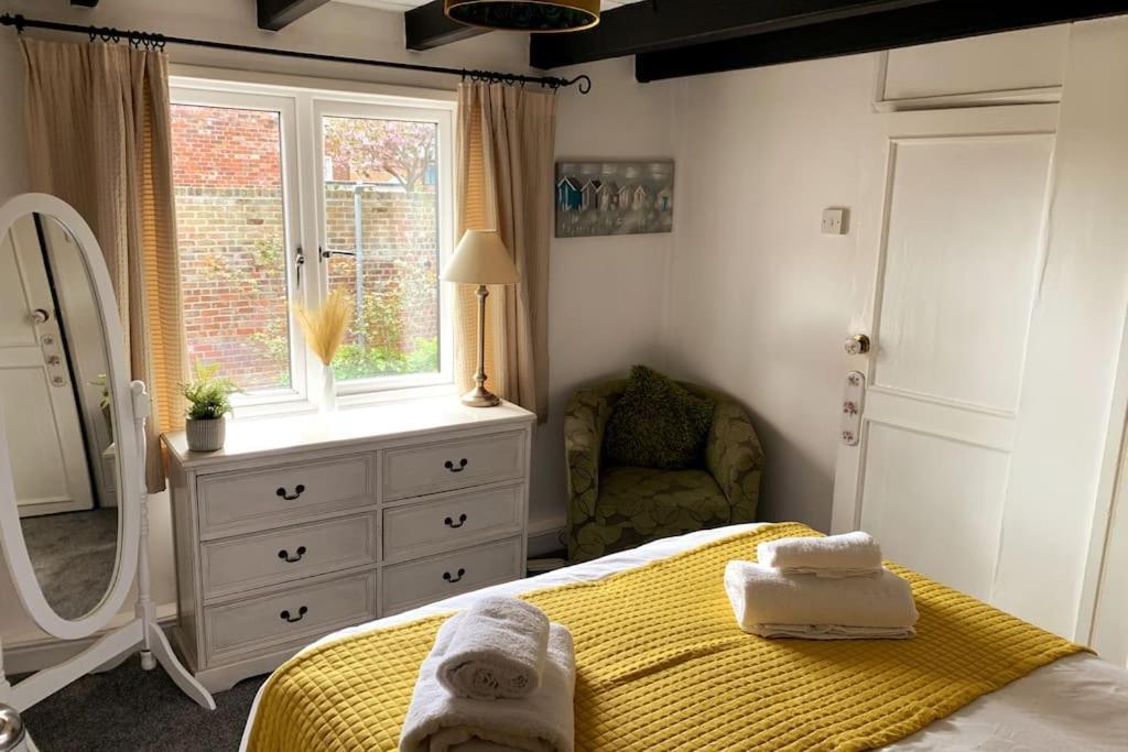 Award Winning Pet Friendly Paddock Cottage Whitby Extérieur photo