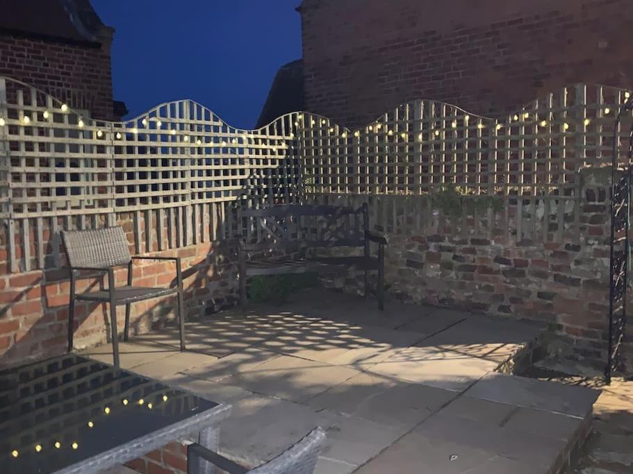 Award Winning Pet Friendly Paddock Cottage Whitby Extérieur photo